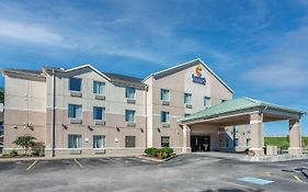 Comfort Inn & Suites Dayton Northwest - Englewood